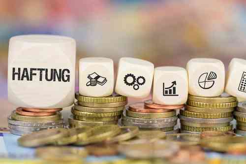 Würfeln mit Aufschrift und Zeichen